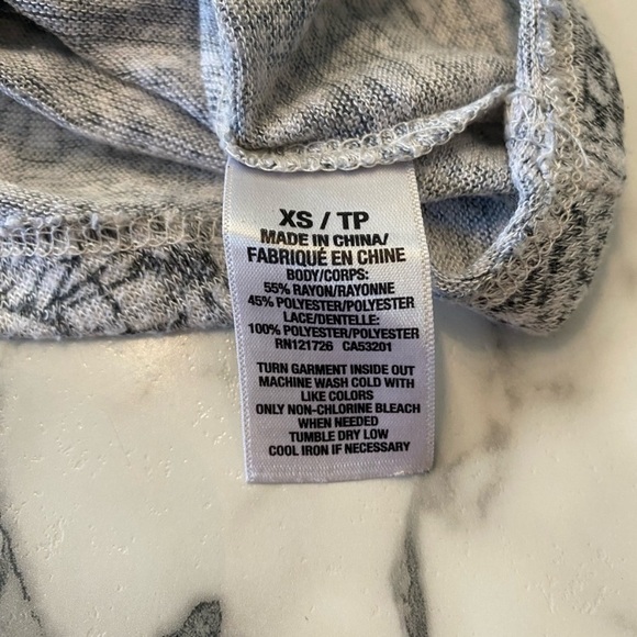 Aeropostale top, gray lace pattern knitted tank top ladies, extra small - Picture 14 of 16